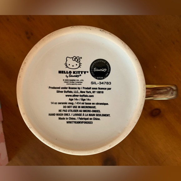 🎉Host Pick🎉New Hello Kitty Love Mug with Gold Handle Valentines Hearts Bows❤️ - Picture 7 of 11
